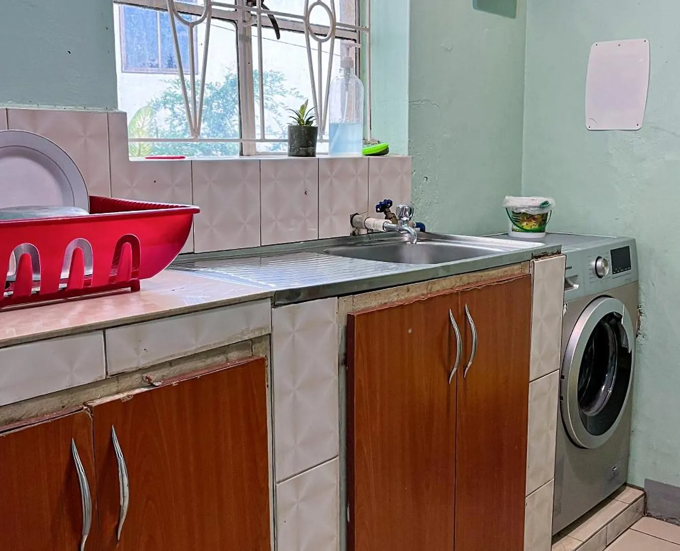 Cozy Two Bed Apartment Kampala